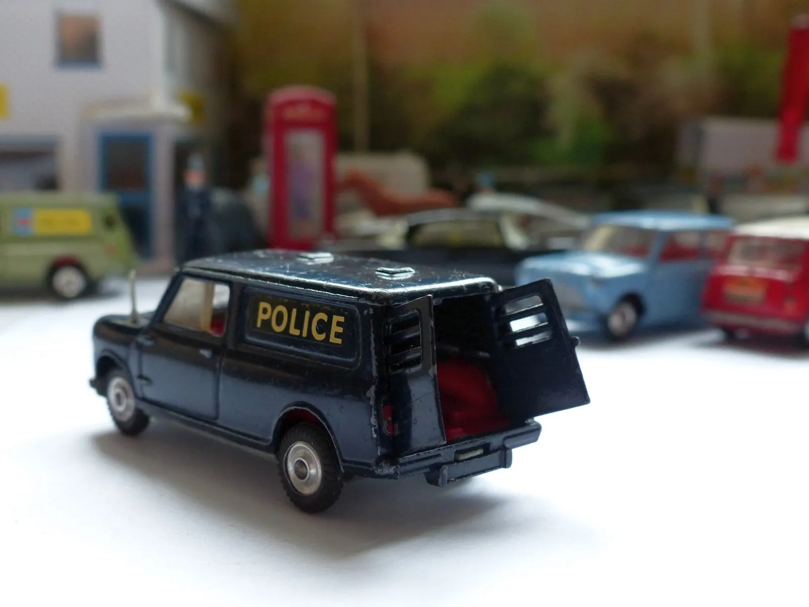 448 Police Minivan with normal wheels