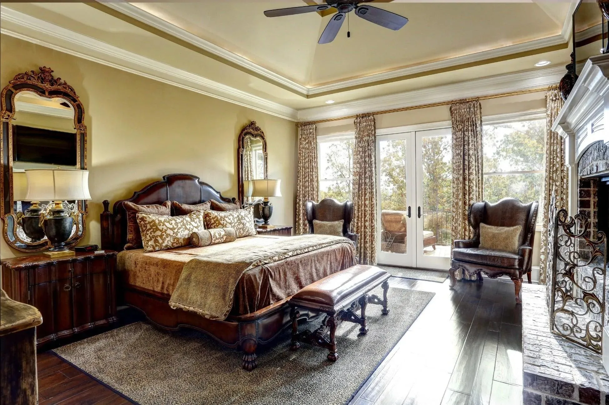 Elegant 3-Bedroom Home with Expansive Living Space