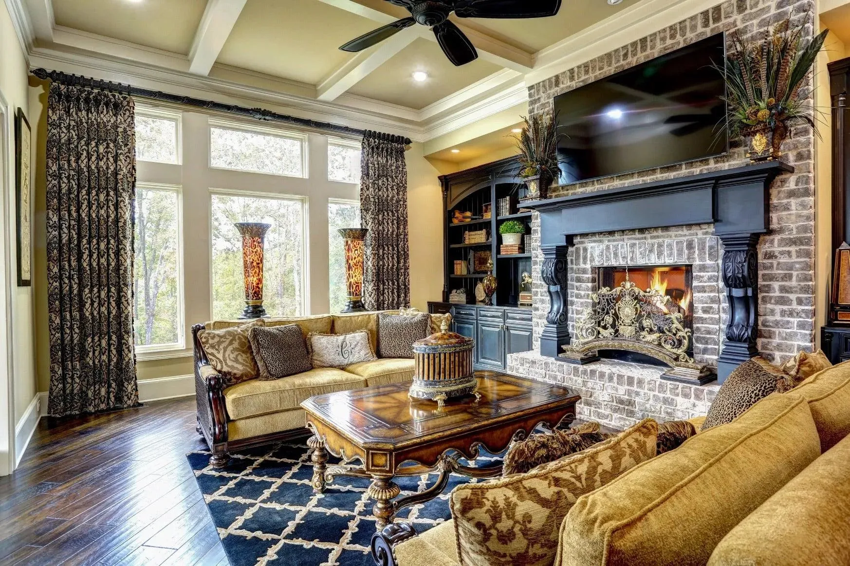 Elegant 3-Bedroom Home with Expansive Living Space