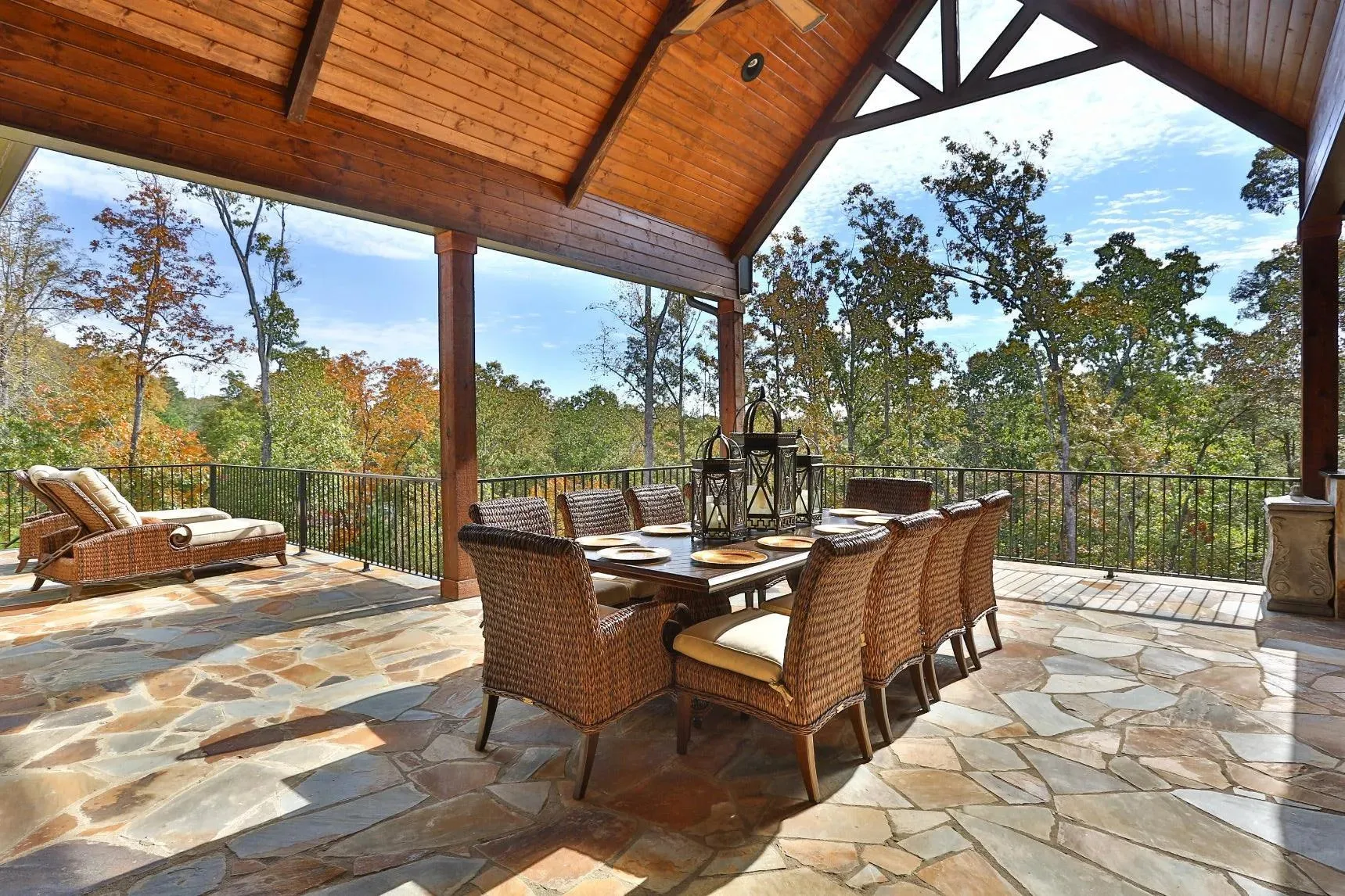 Elegant 3-Bedroom Home with Expansive Living Space