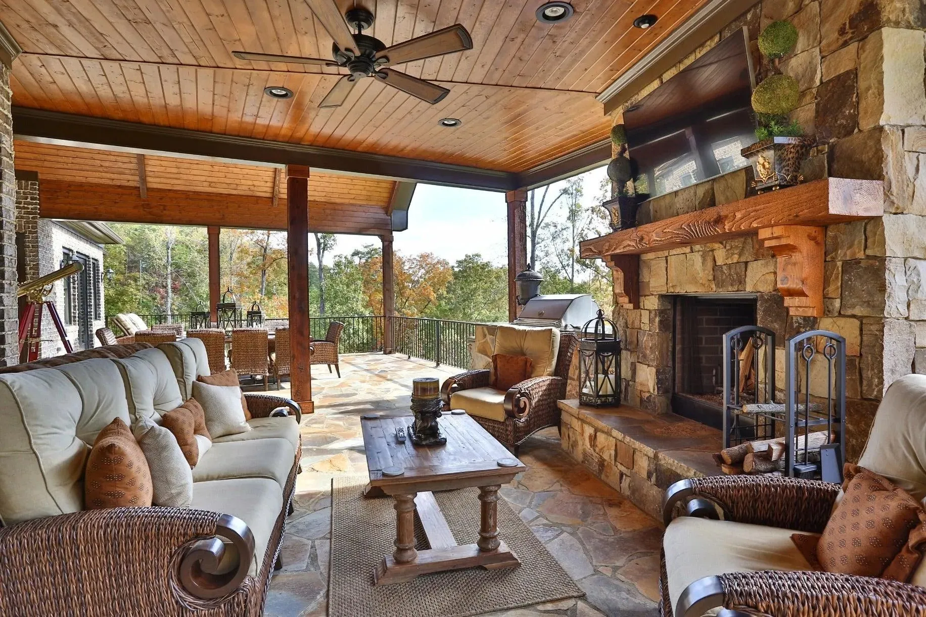 Elegant 3-Bedroom Home with Expansive Living Space