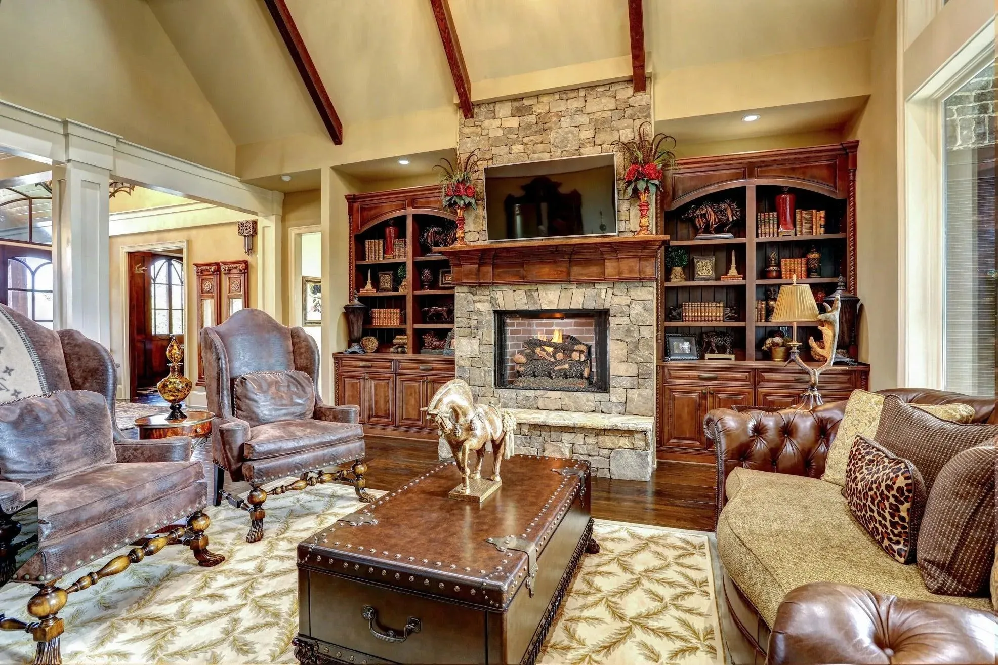 Elegant 3-Bedroom Home with Expansive Living Space