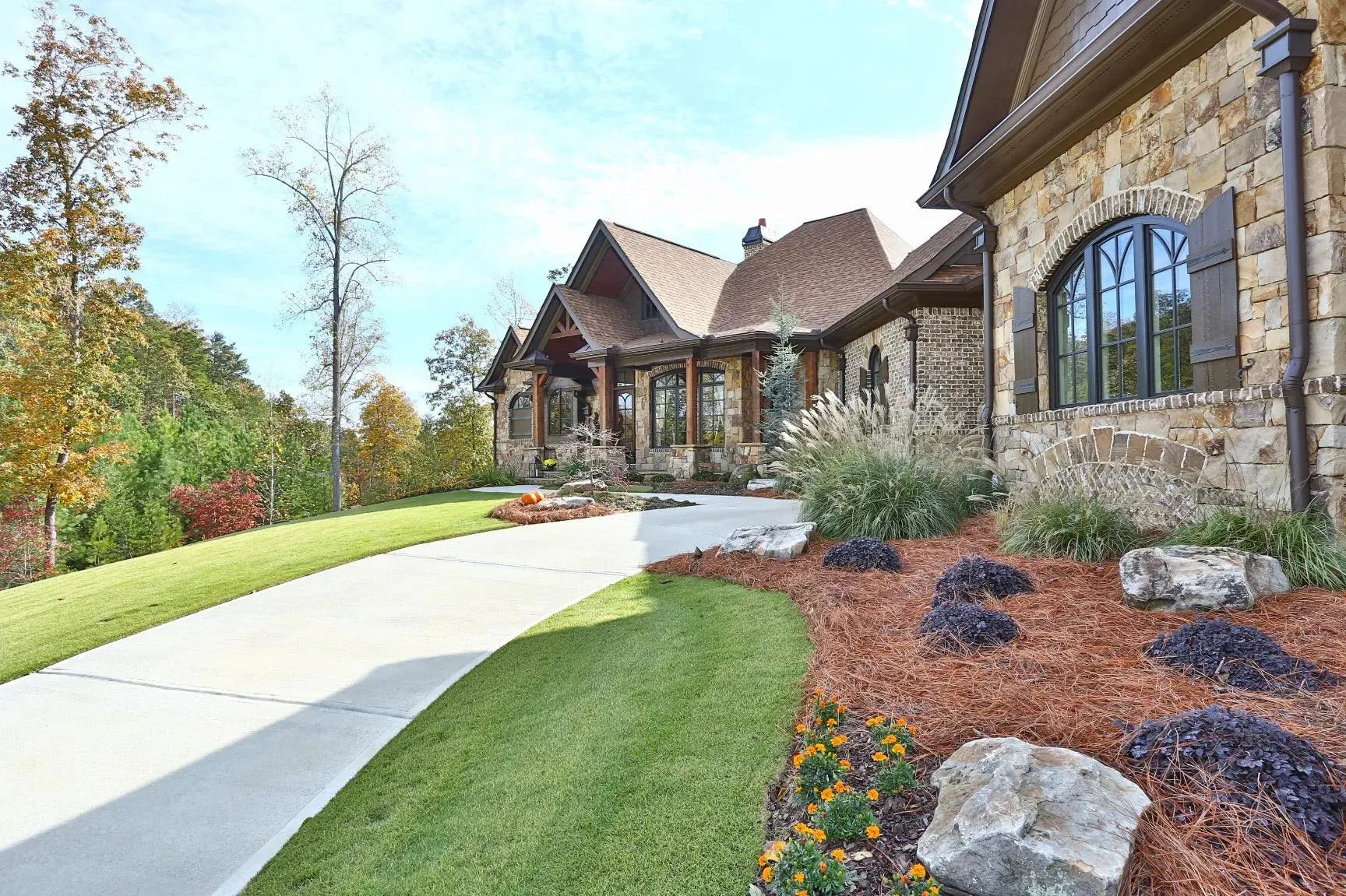Elegant 3-Bedroom Home with Expansive Living Space