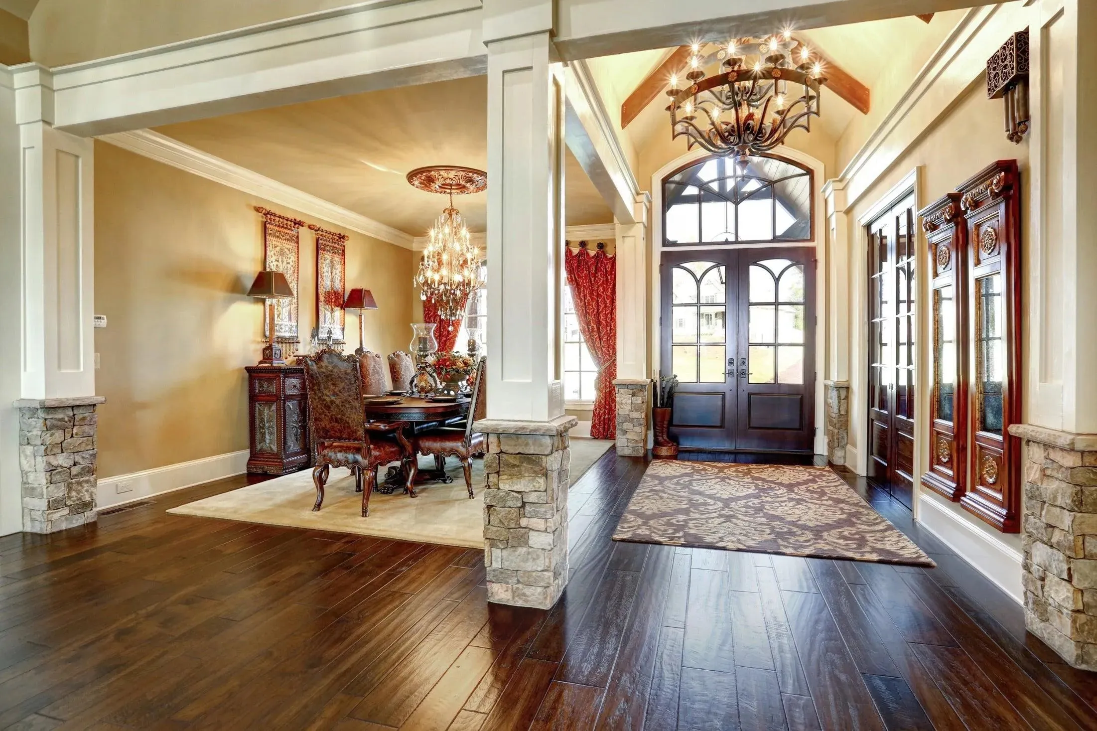 Elegant 3-Bedroom Home with Expansive Living Space