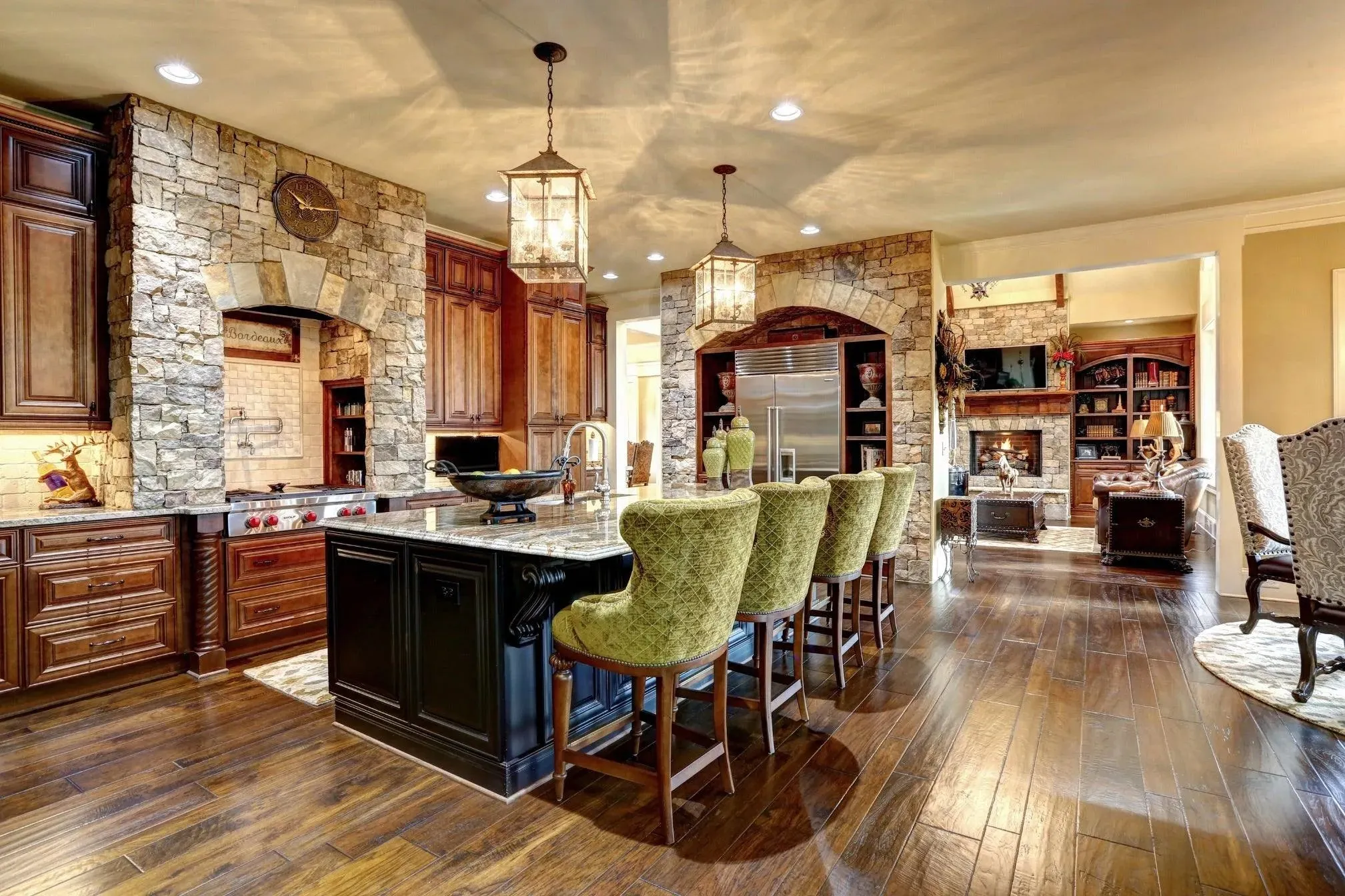 Elegant 3-Bedroom Home with Expansive Living Space