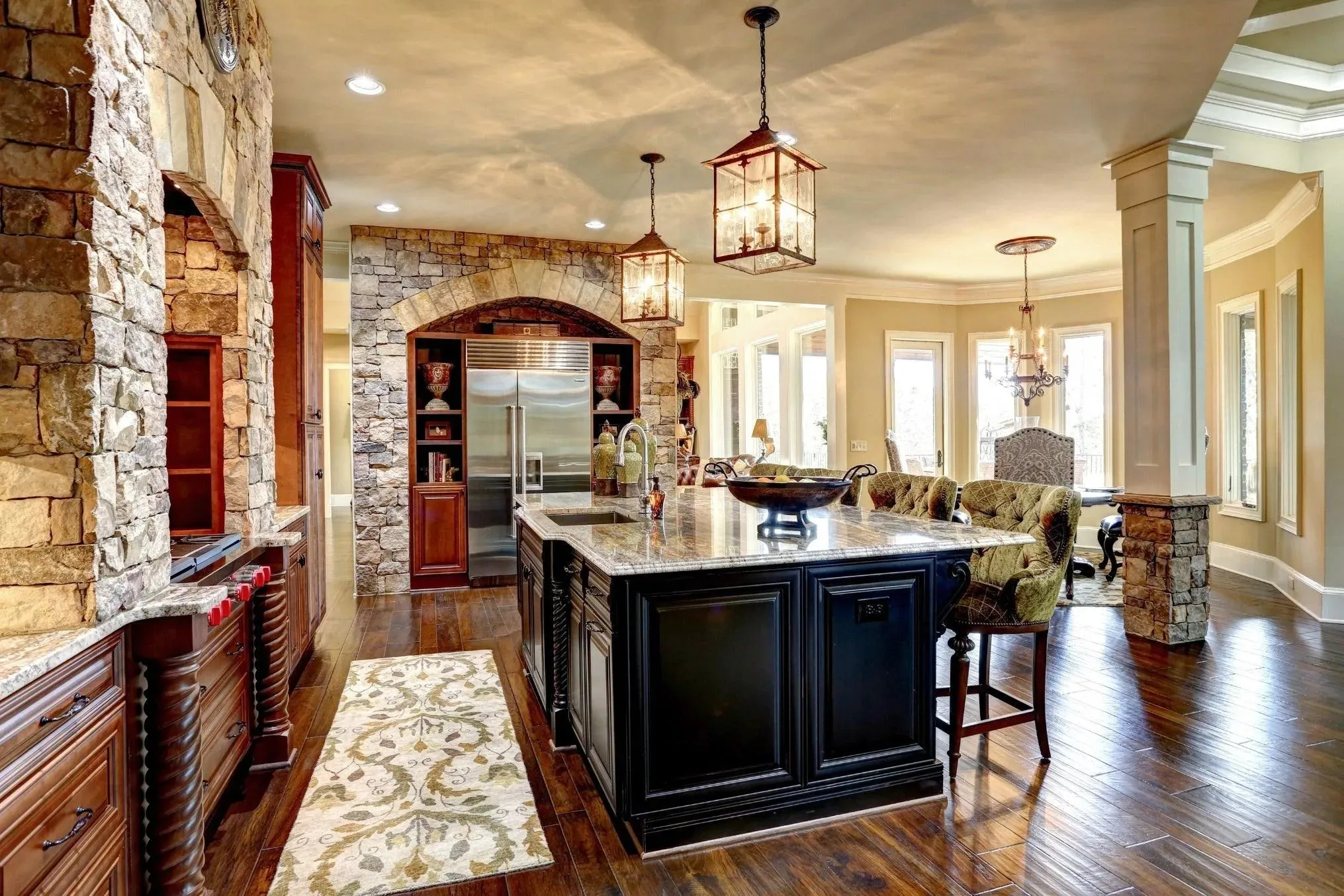 Elegant 3-Bedroom Home with Expansive Living Space