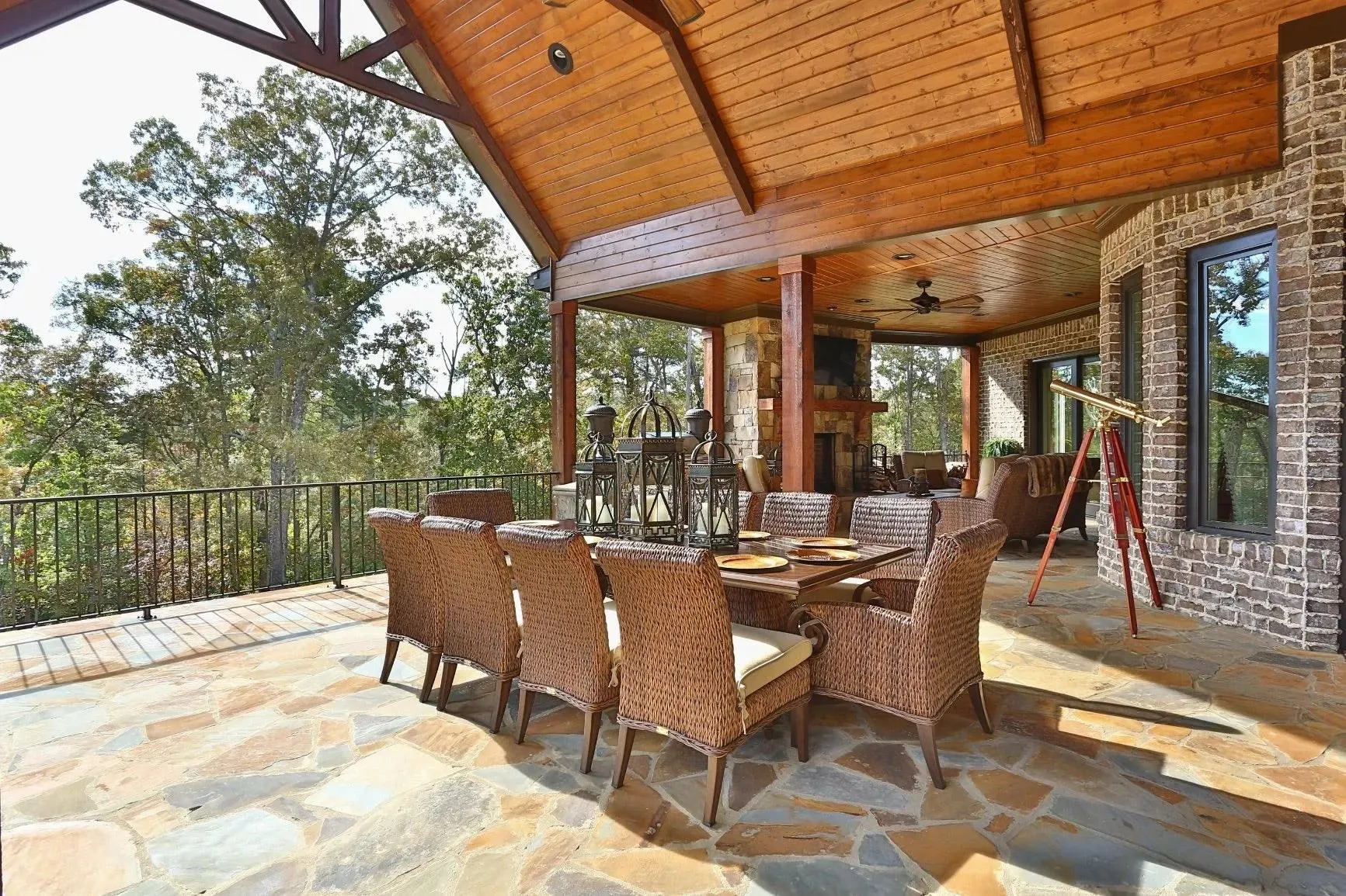 Elegant 3-Bedroom Home with Expansive Living Space
