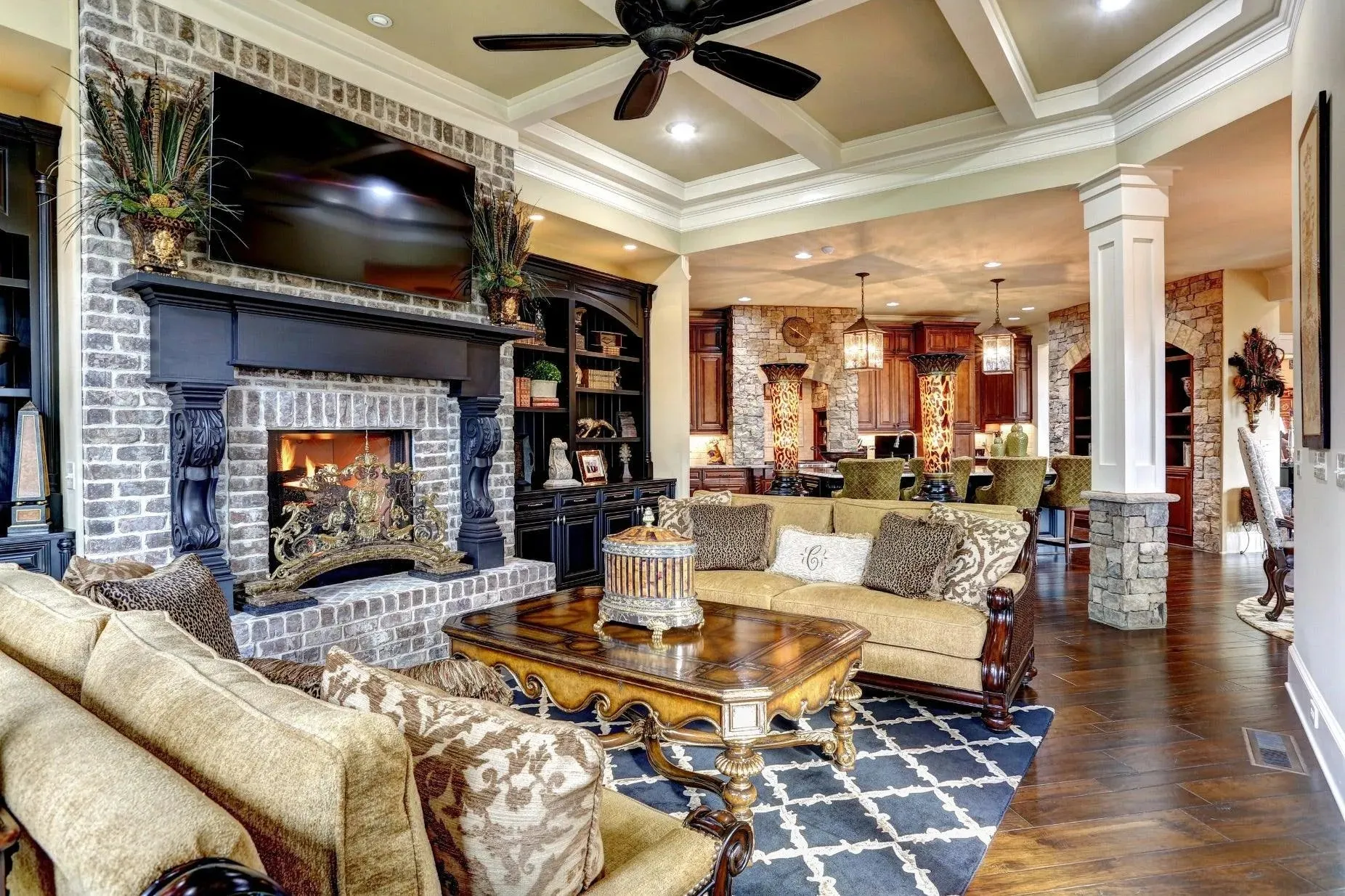 Elegant 3-Bedroom Home with Expansive Living Space