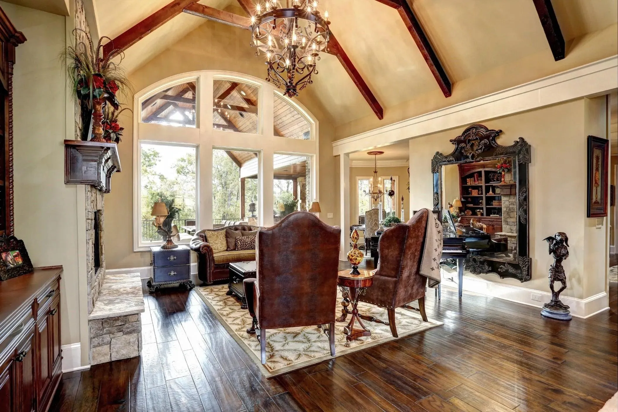 Elegant 3-Bedroom Home with Expansive Living Space