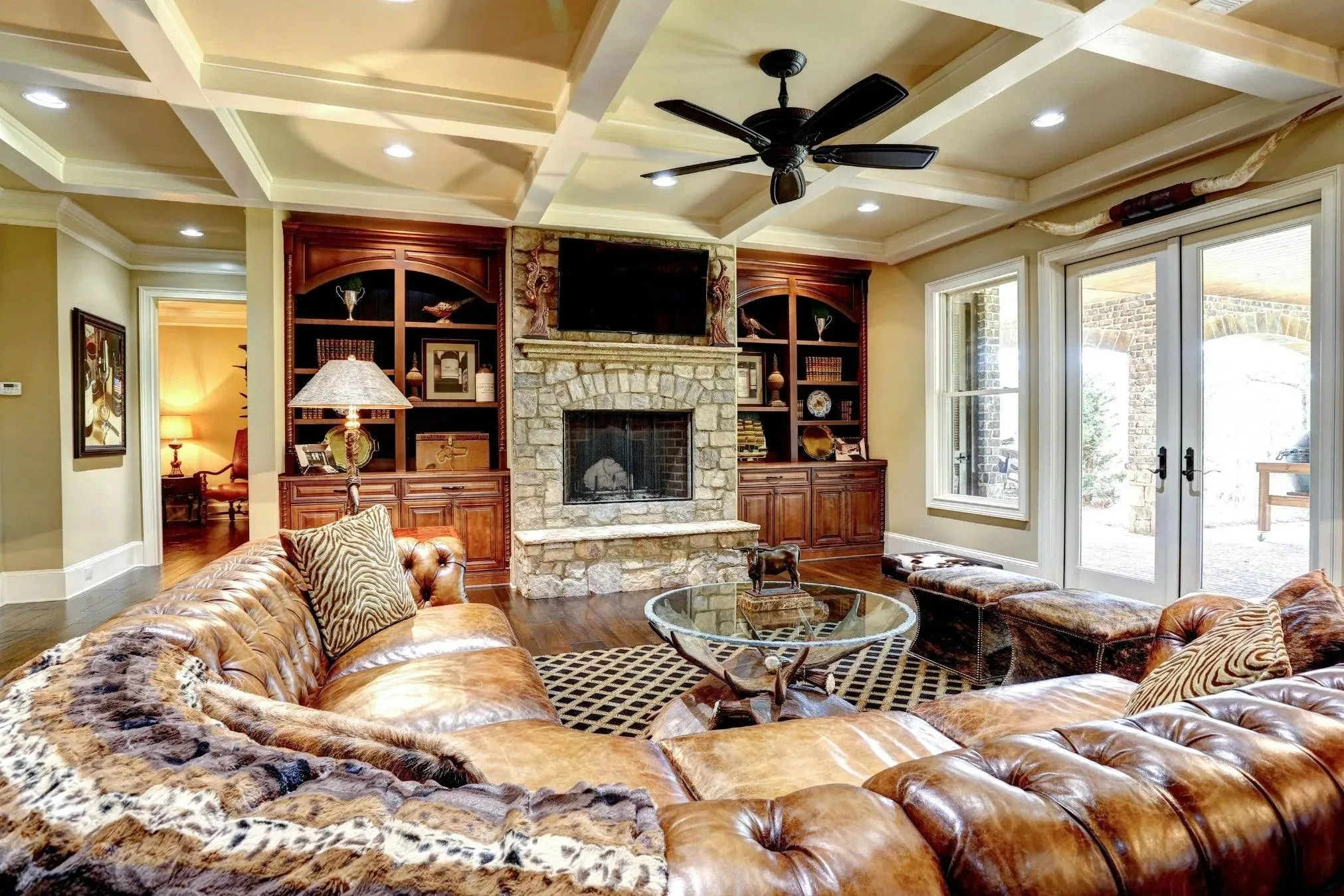 Elegant 3-Bedroom Home with Expansive Living Space