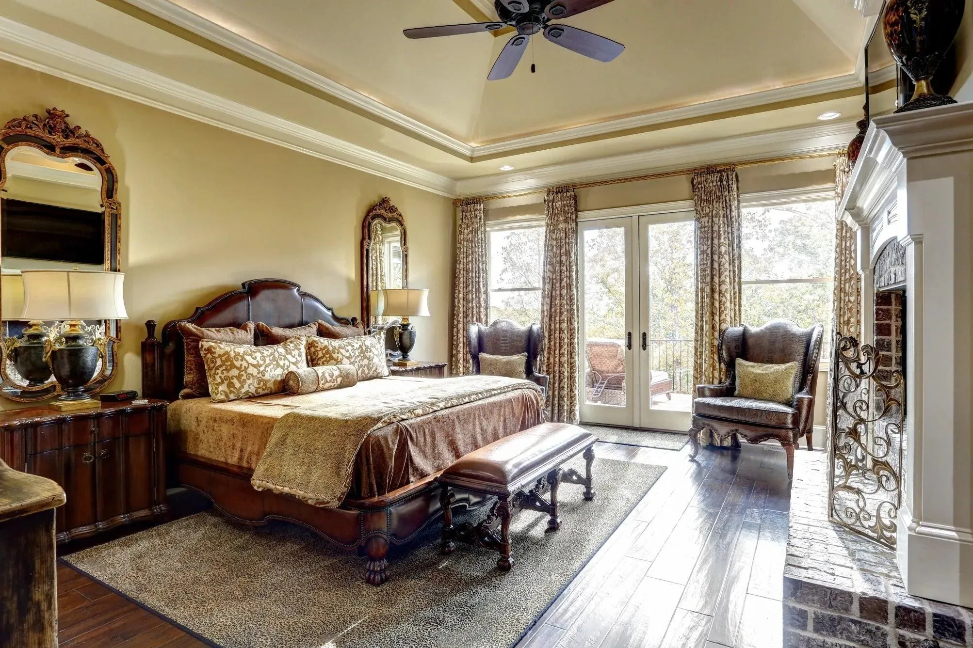 Elegant 3-Bedroom Home with Expansive Living Space