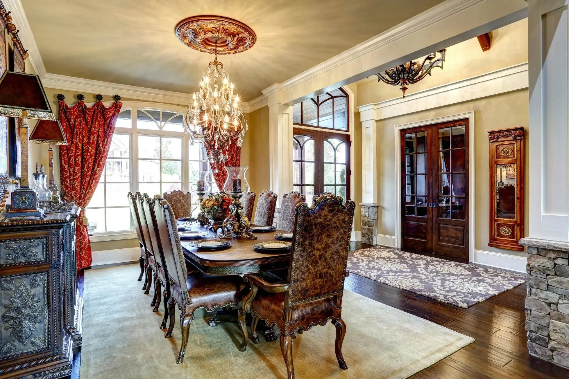 Elegant 3-Bedroom Home with Expansive Living Space