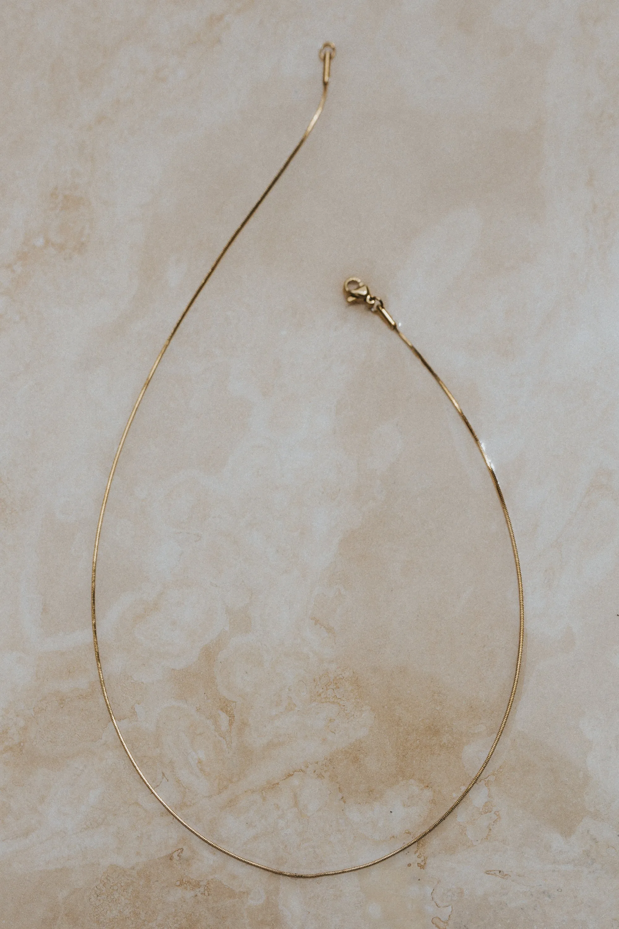 ROUND SNAKE CHAIN NECKLACE - 18K GOLD