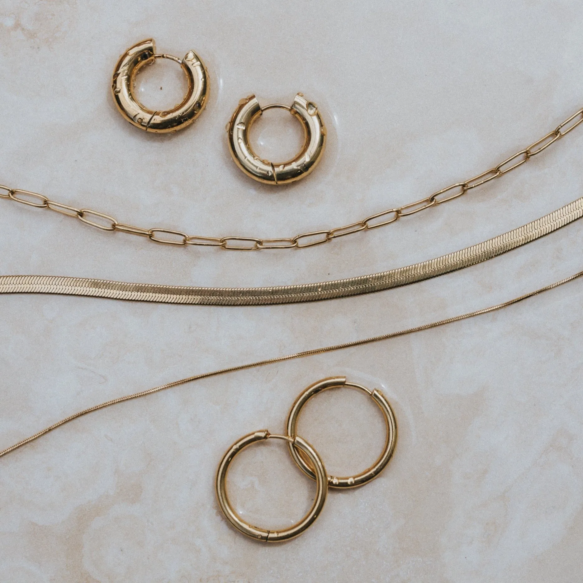 ROUND SNAKE CHAIN NECKLACE - 18K GOLD